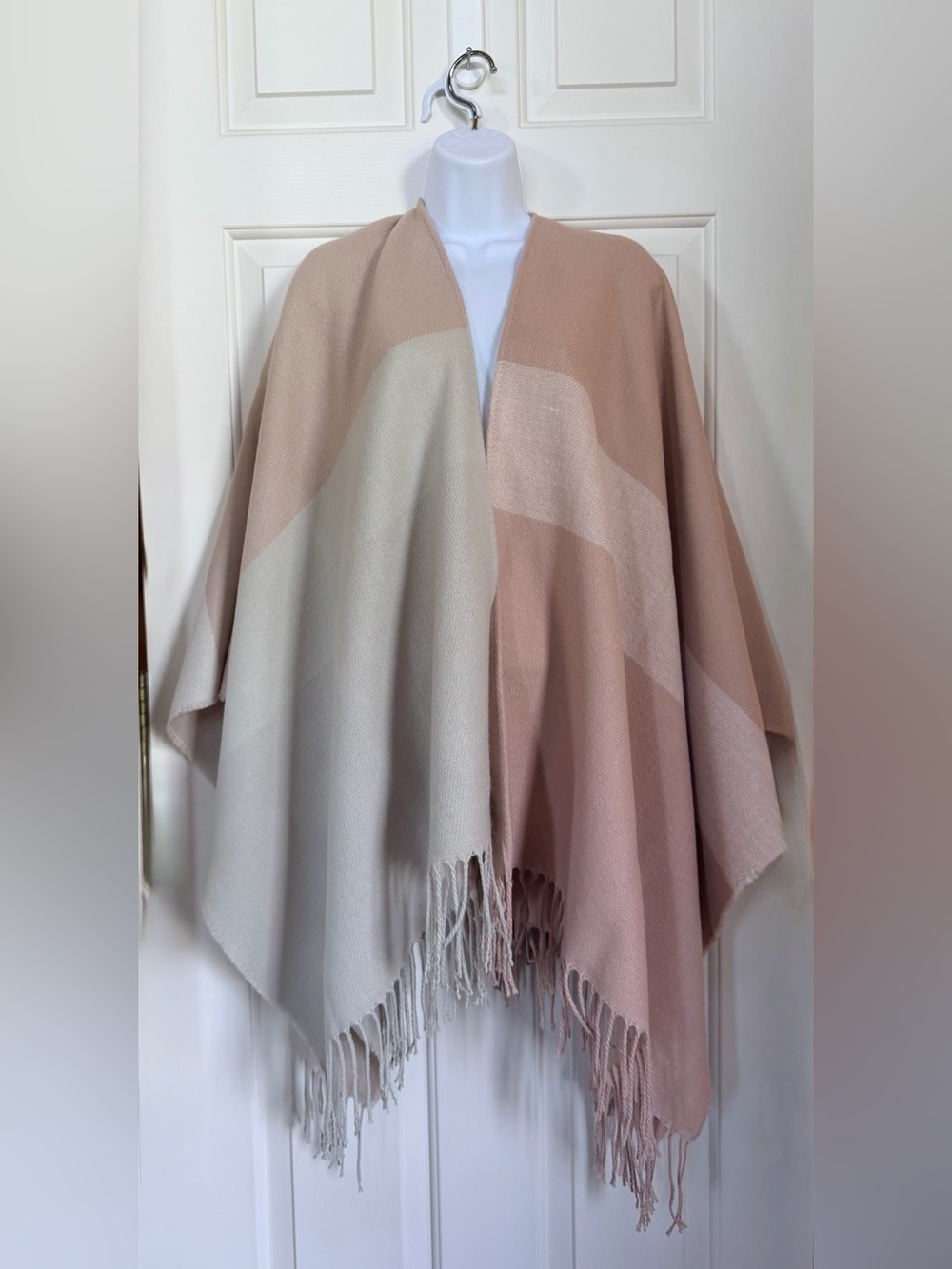 Soia & Kyo Blush and Cream Knit Wrap with Fringe
